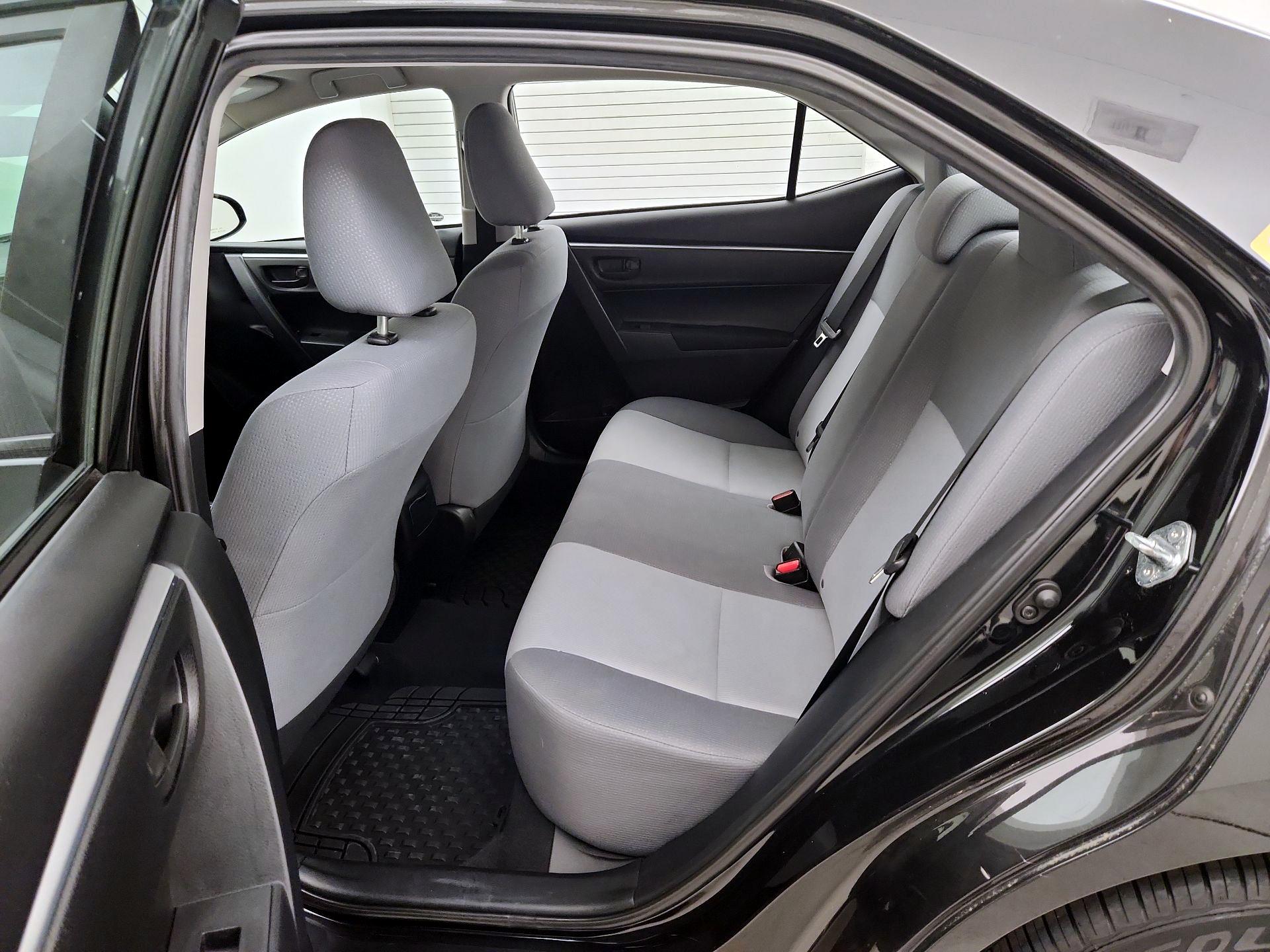 Thumbnail: 2015 Toyota Corolla - 18