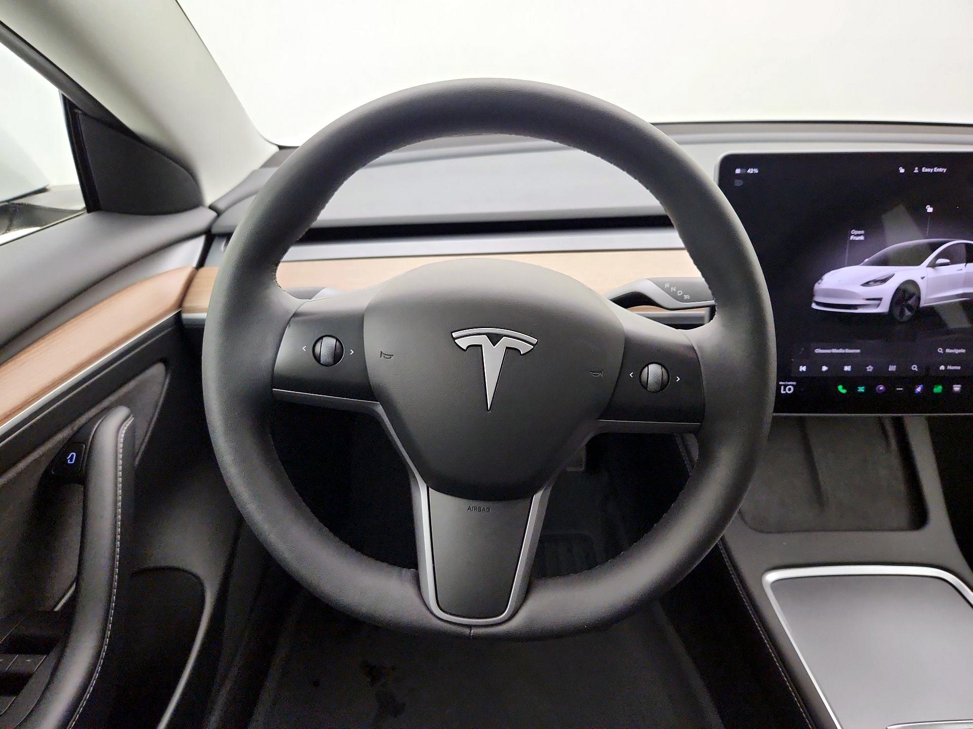 Thumbnail: 2023 Tesla Model 3 - 10