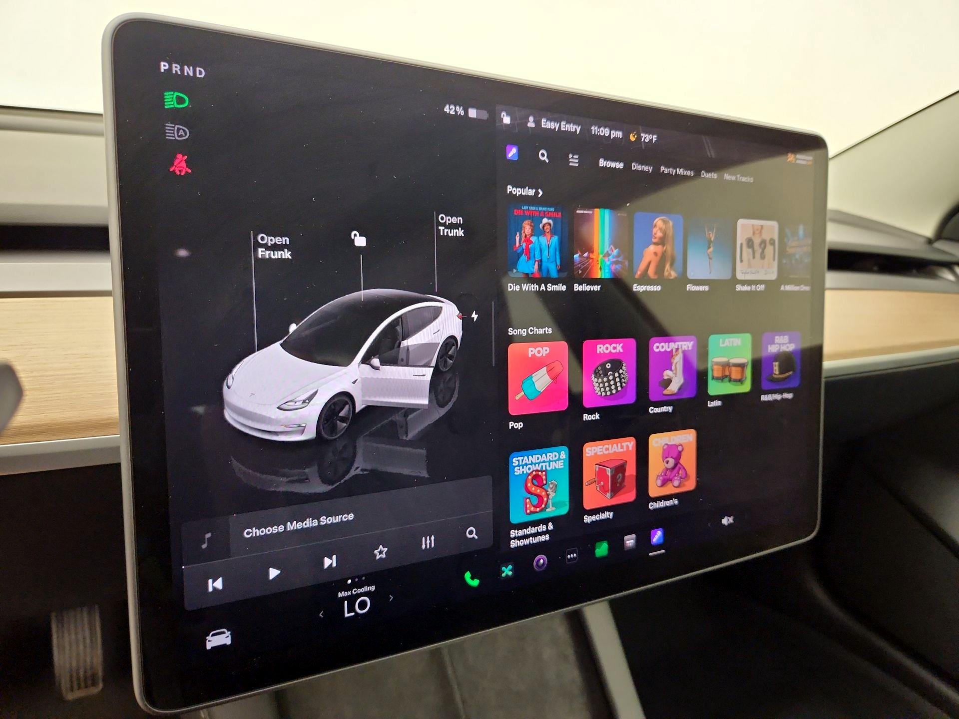 Thumbnail: 2023 Tesla Model 3 - 15