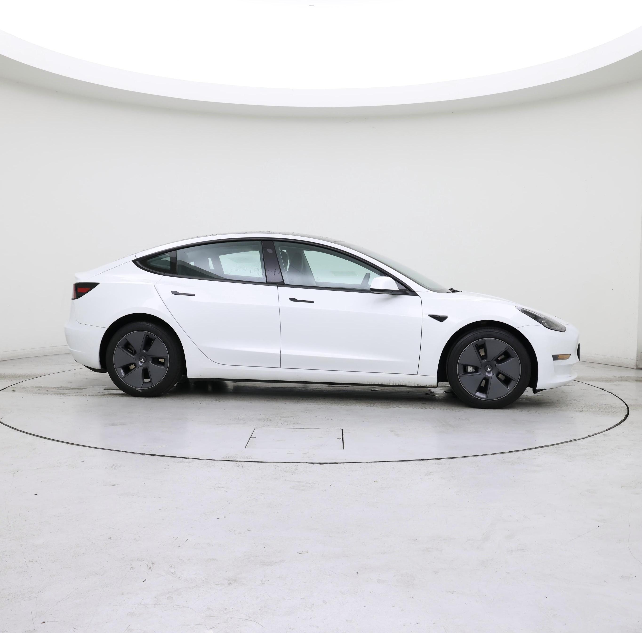 Thumbnail: 2023 Tesla Model 3 - 7