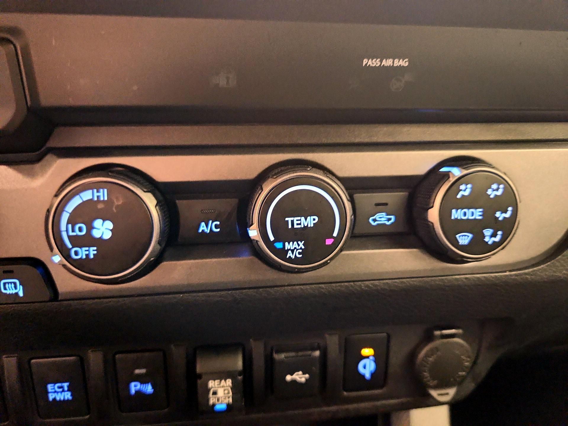 Thumbnail: 2020 Toyota Tacoma - 16