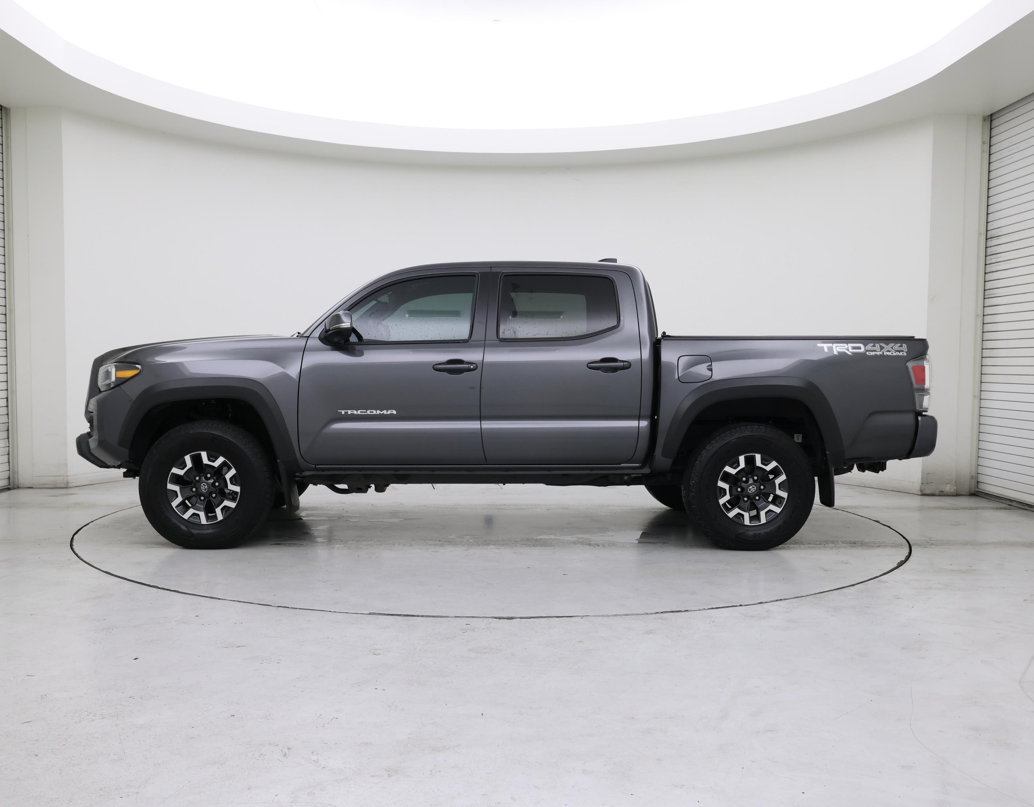 Thumbnail: 2020 Toyota Tacoma - 3