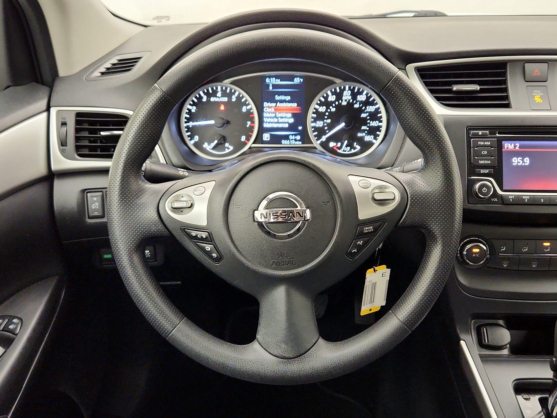 Thumbnail: 2018 Nissan Sentra - 10