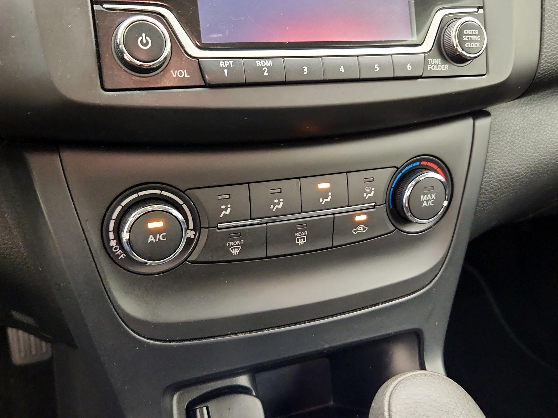 Thumbnail: 2018 Nissan Sentra - 16