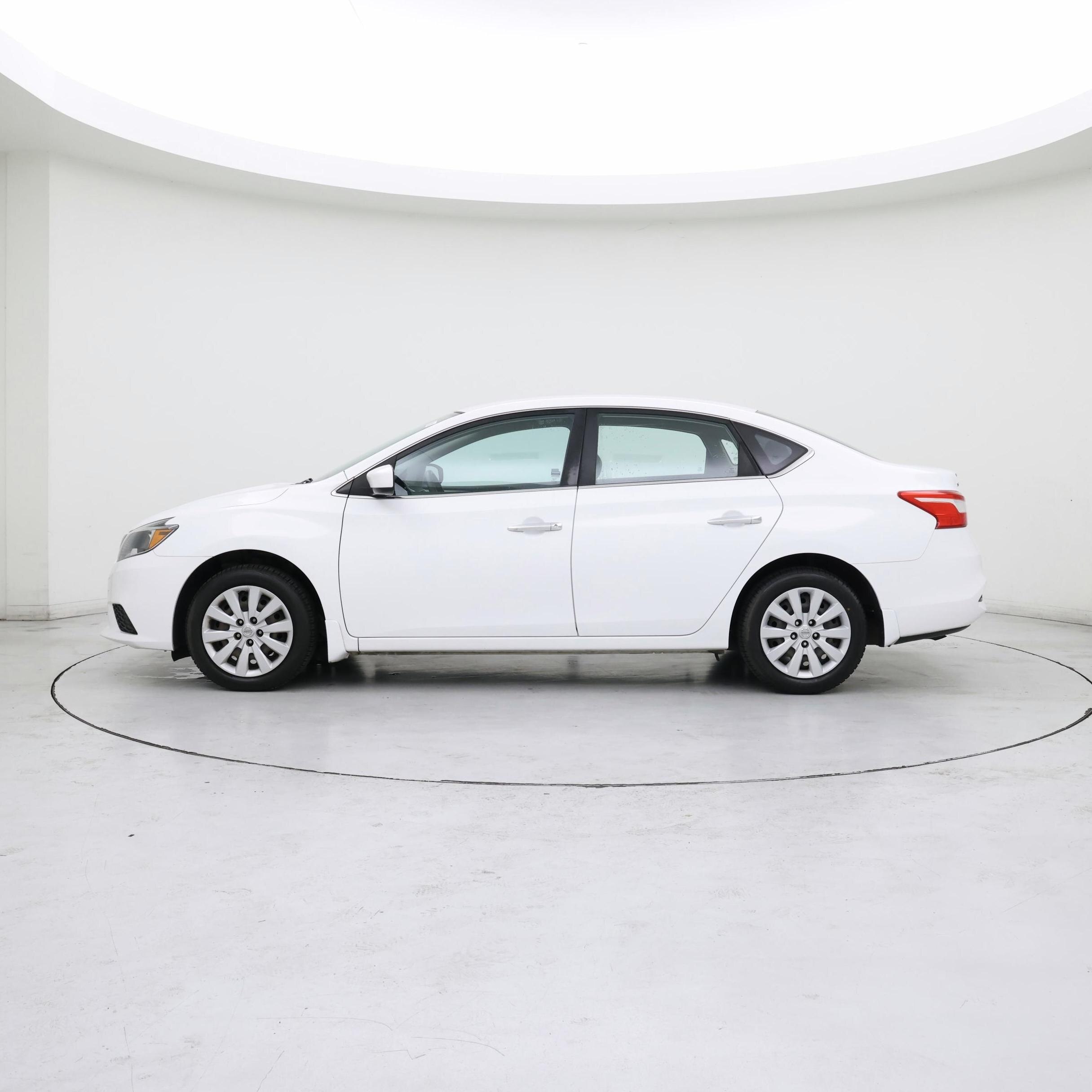 Thumbnail: 2018 Nissan Sentra - 3