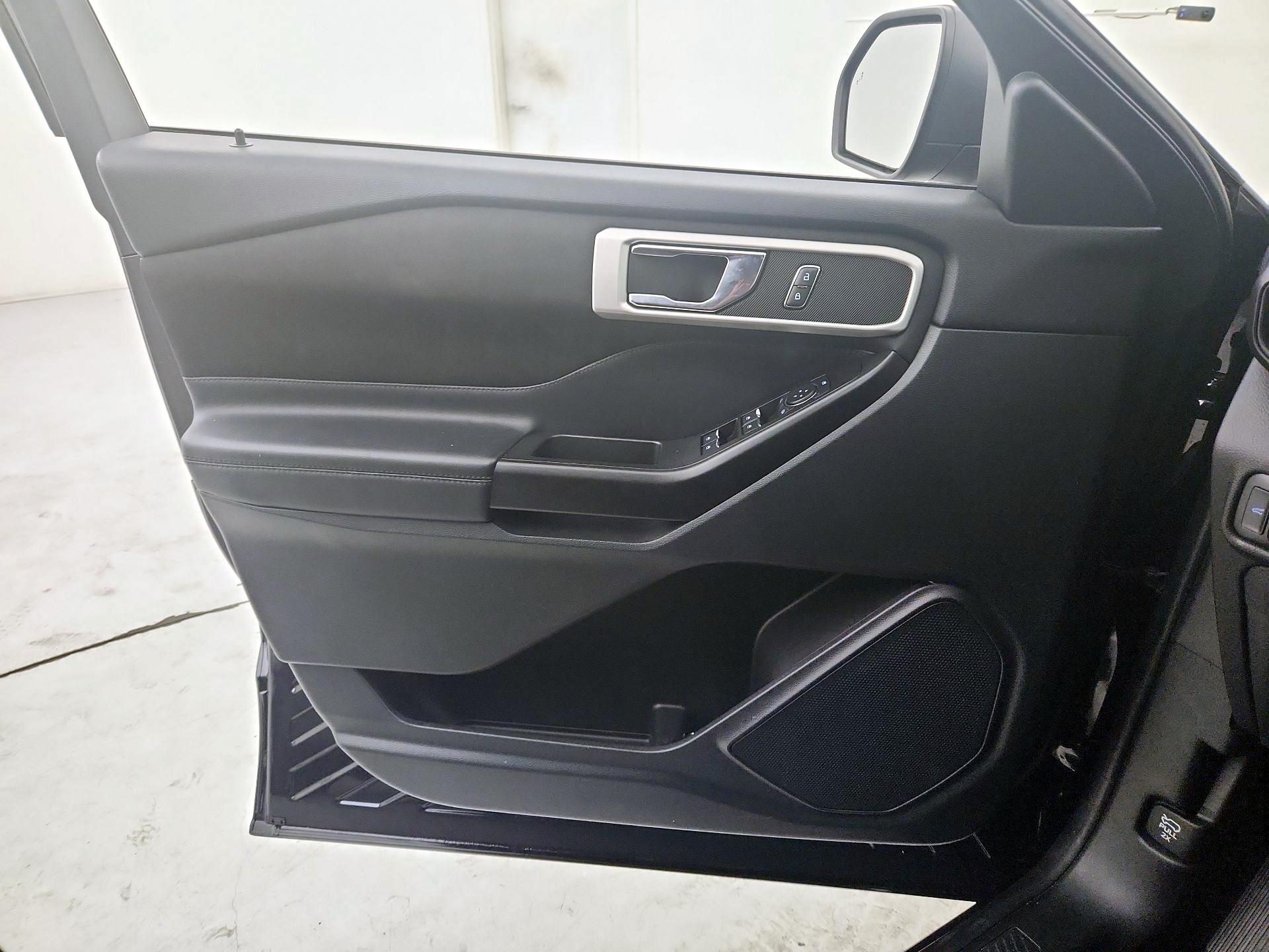 Thumbnail: 2020 Ford Explorer - 12