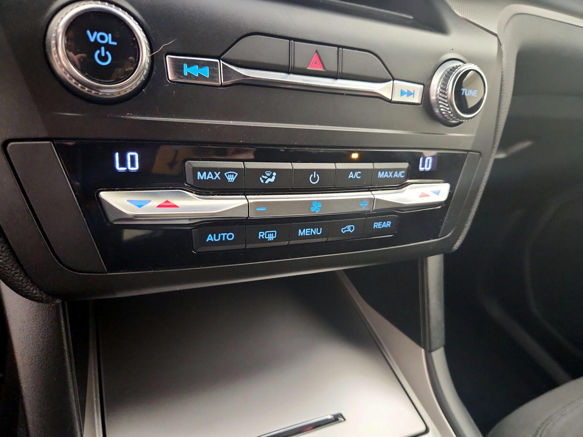 Thumbnail: 2020 Ford Explorer - 16