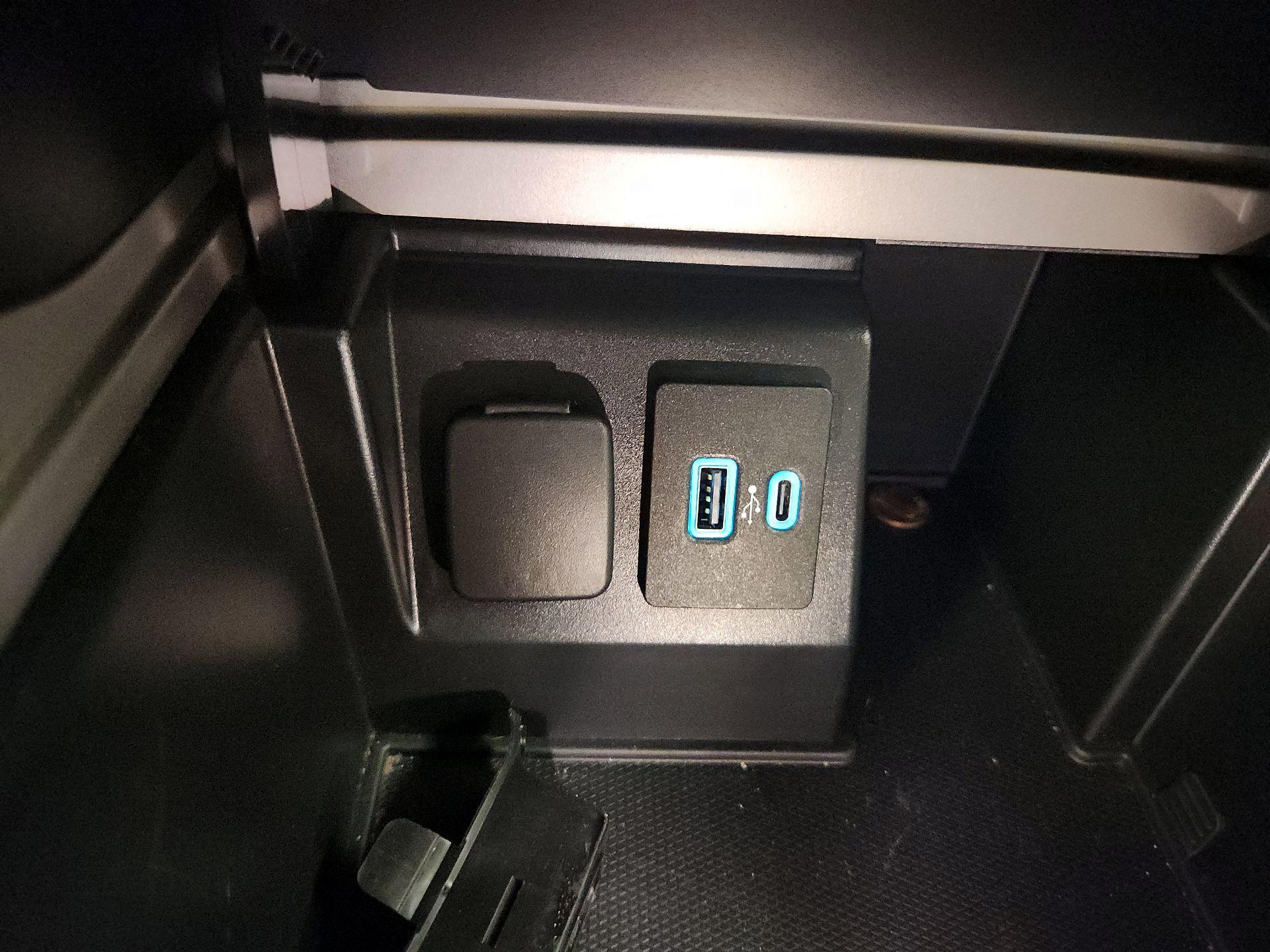 Thumbnail: 2020 Ford Explorer - 18