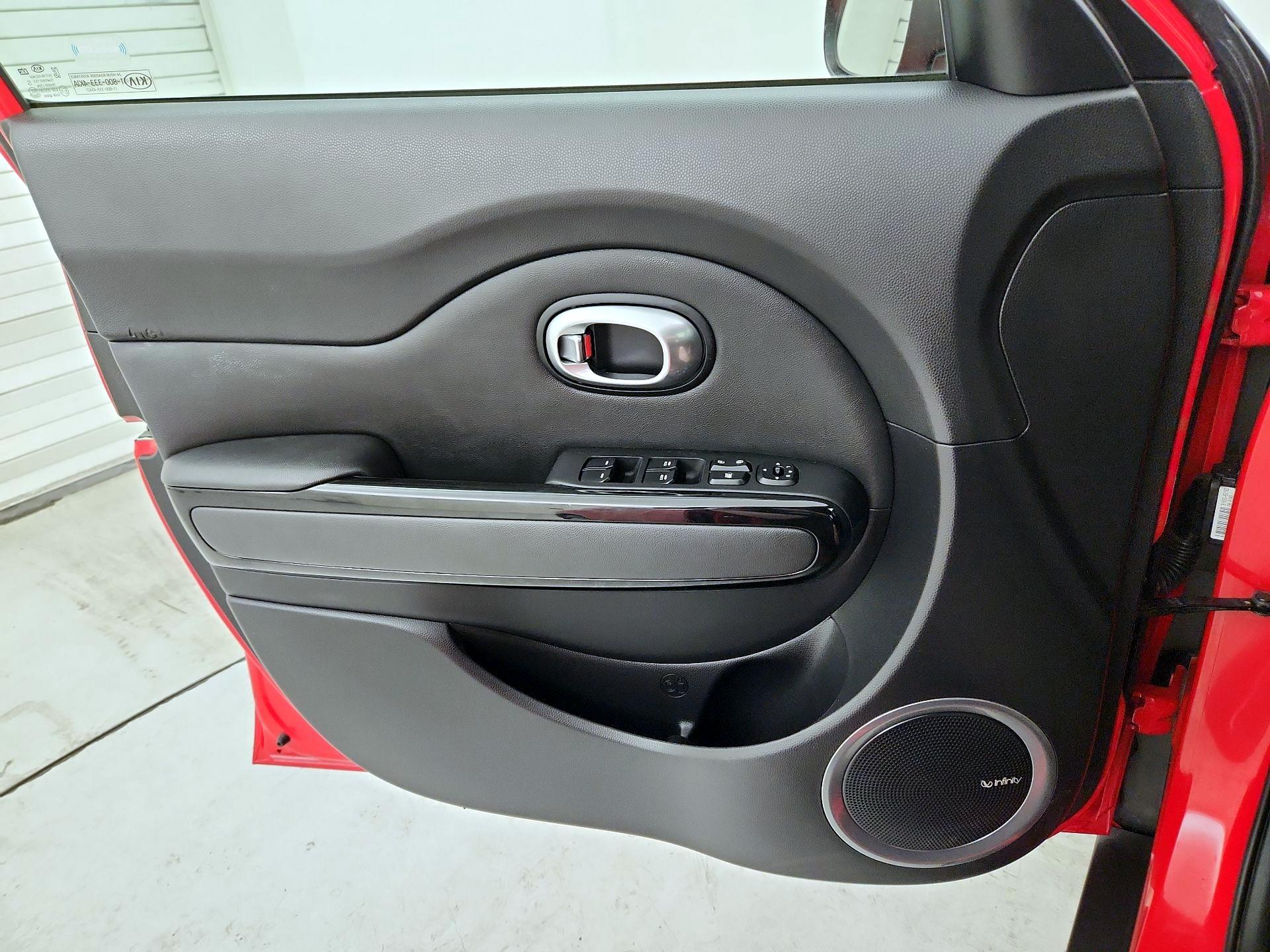 Thumbnail: 2015 Kia Soul - 12