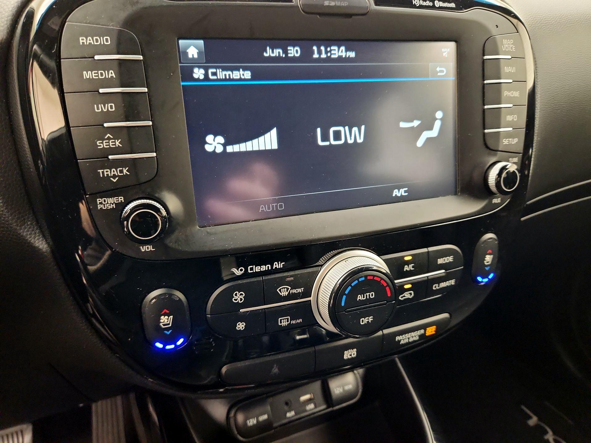 Thumbnail: 2015 Kia Soul - 17