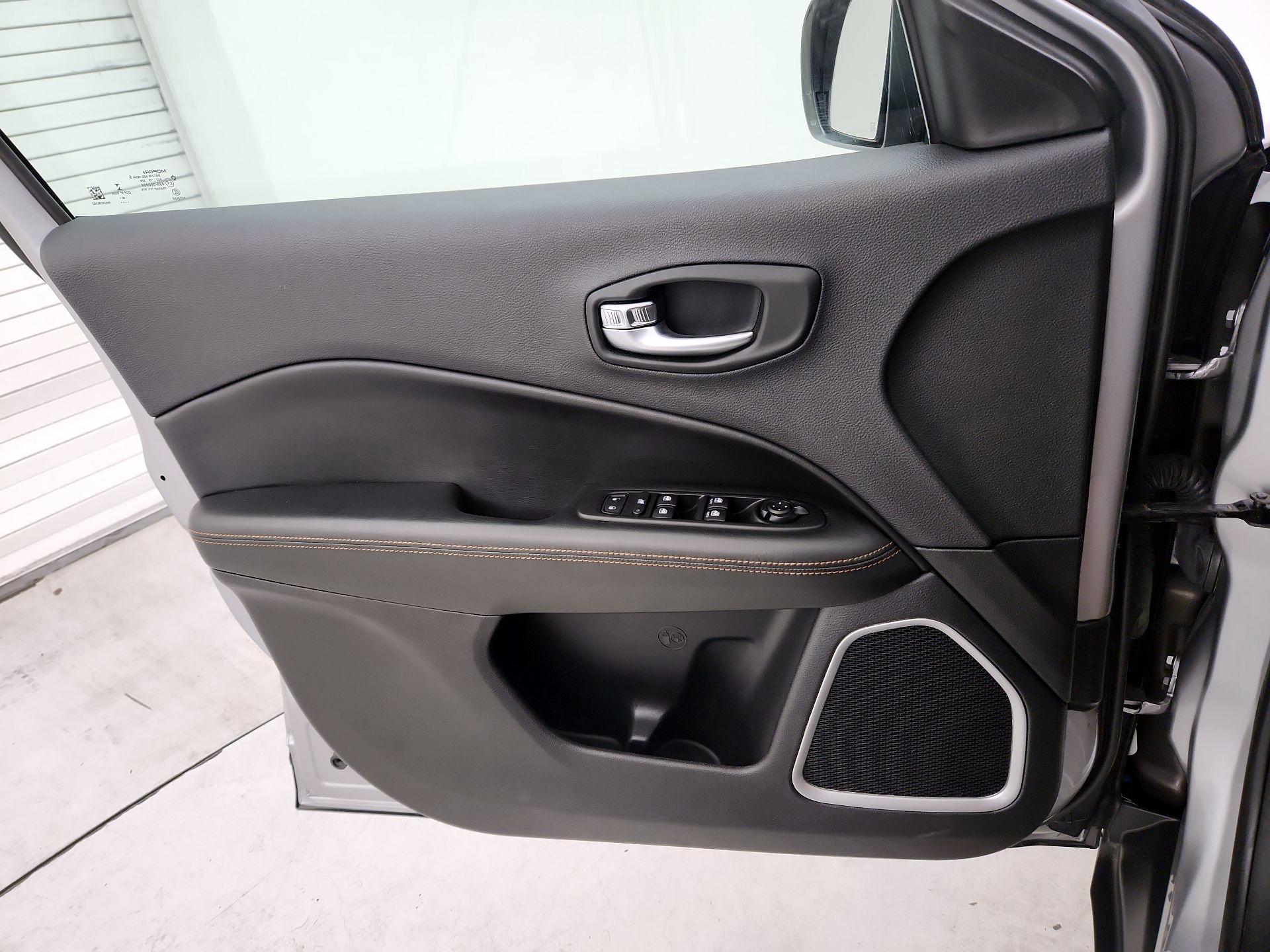 Thumbnail: 2019 Jeep Compass - 12