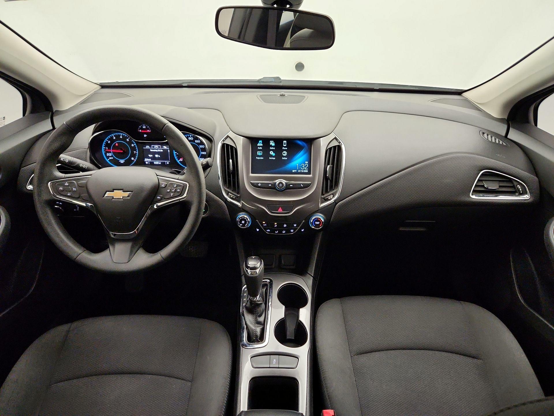 Thumbnail: 2017 Chevrolet Cruze - 9