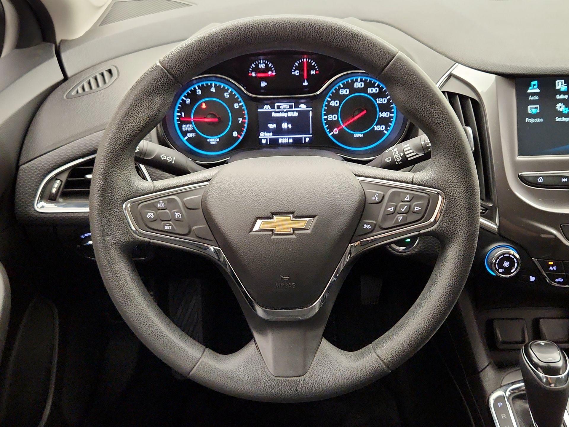 Thumbnail: 2017 Chevrolet Cruze - 10
