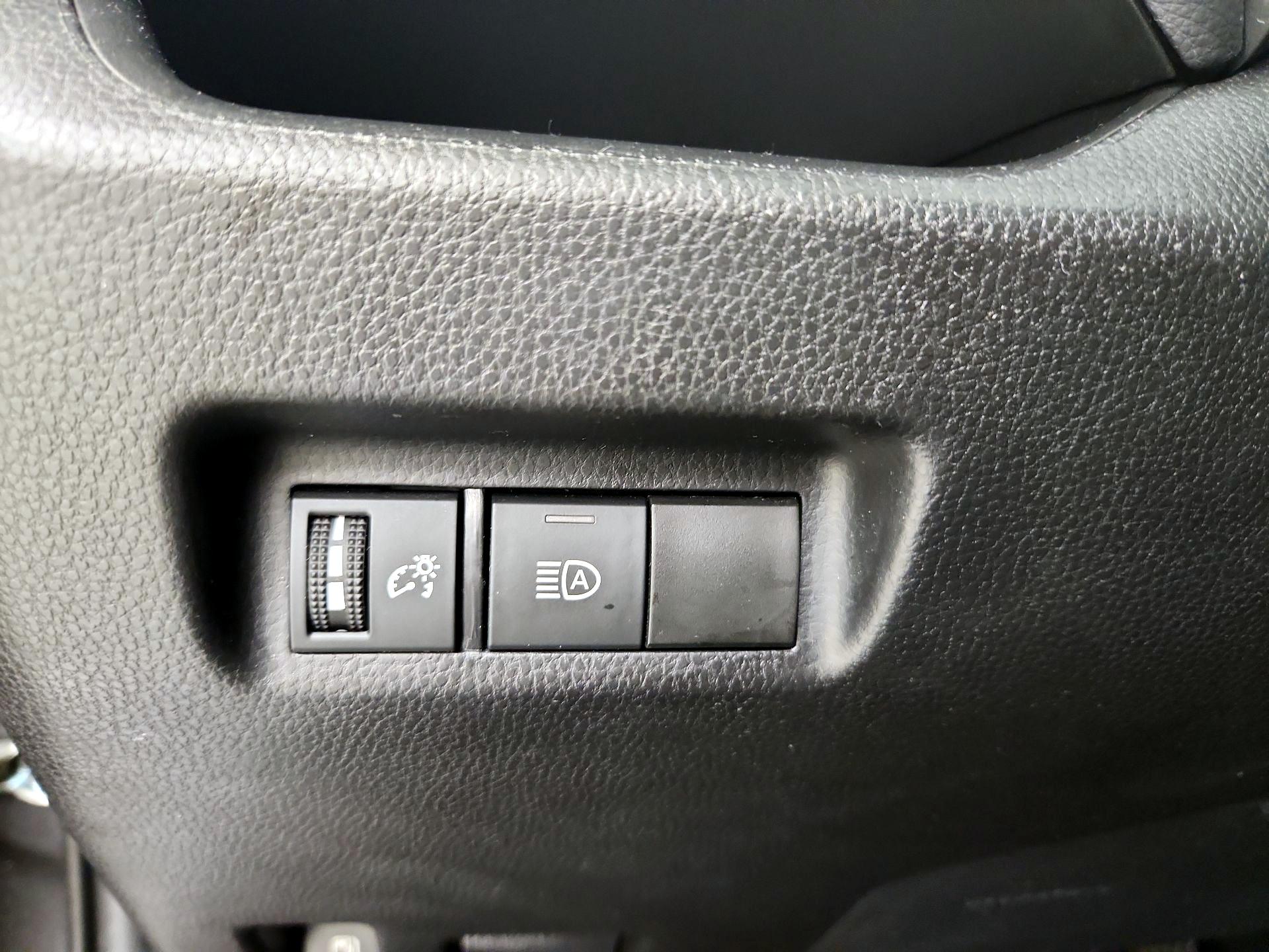 Thumbnail: 2021 Toyota RAV4 - 13