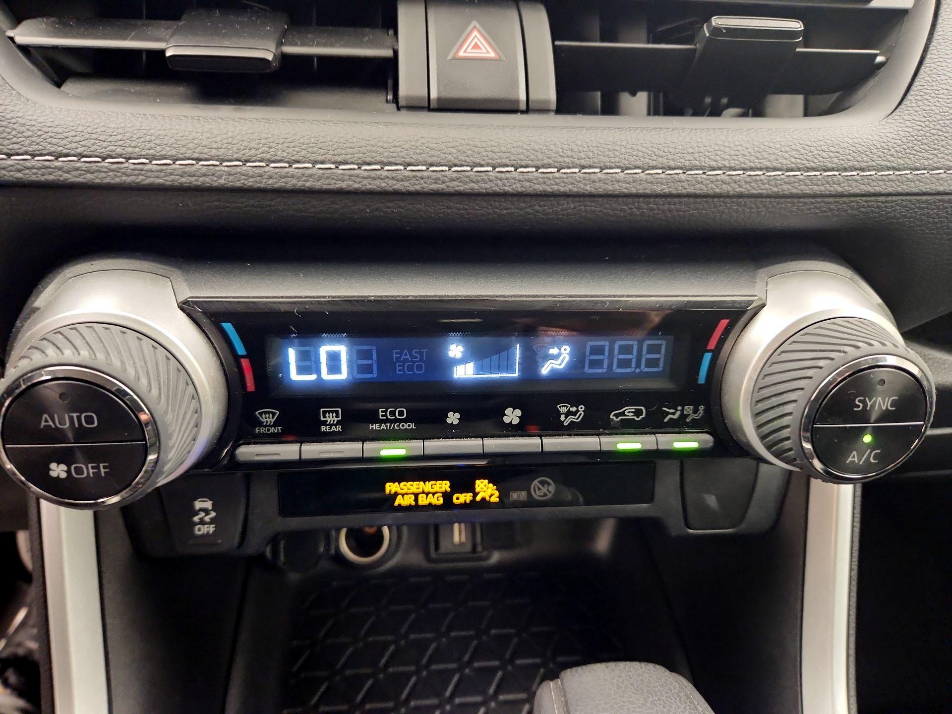 Thumbnail: 2021 Toyota RAV4 - 16