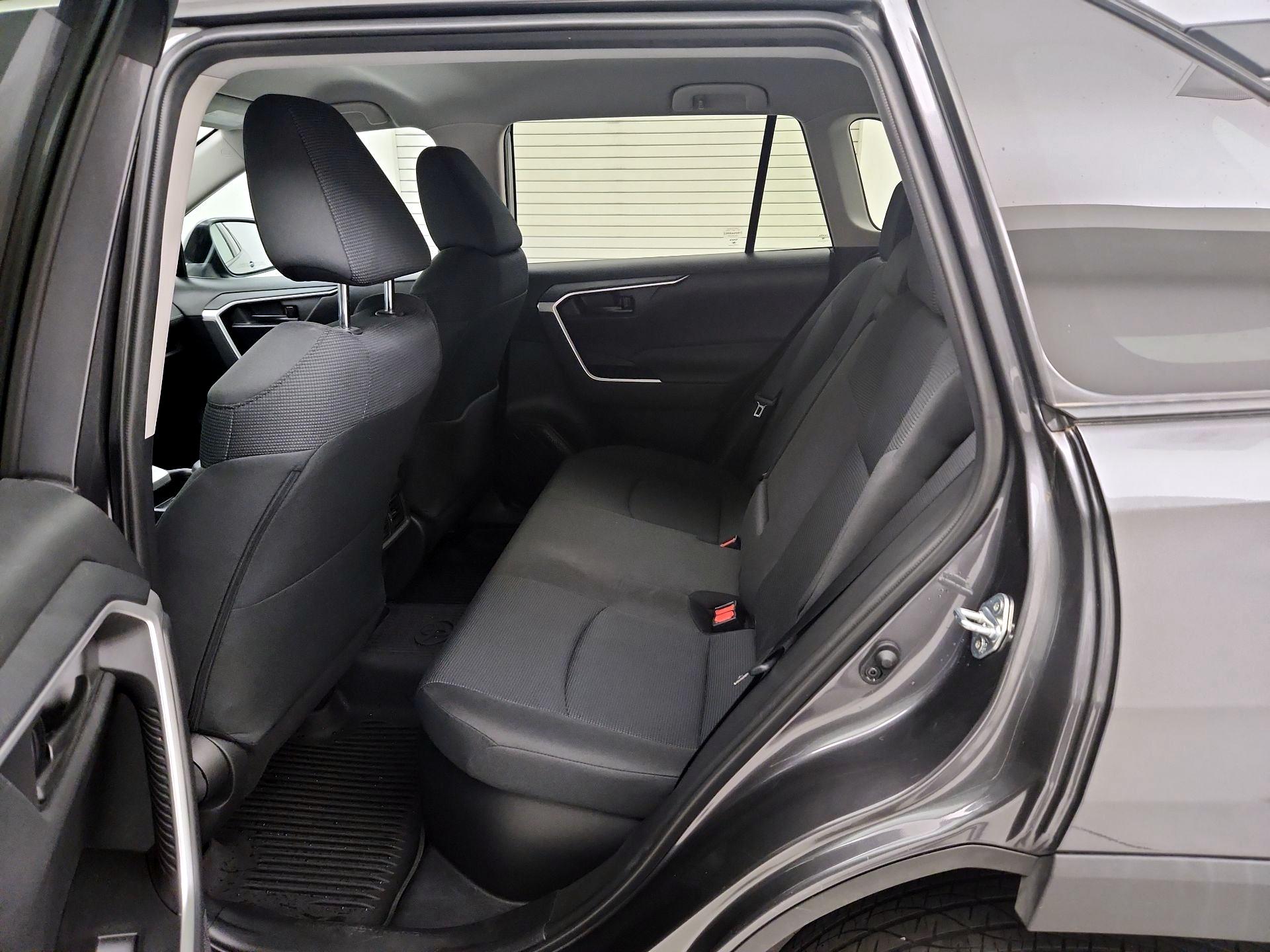 Thumbnail: 2021 Toyota RAV4 - 19