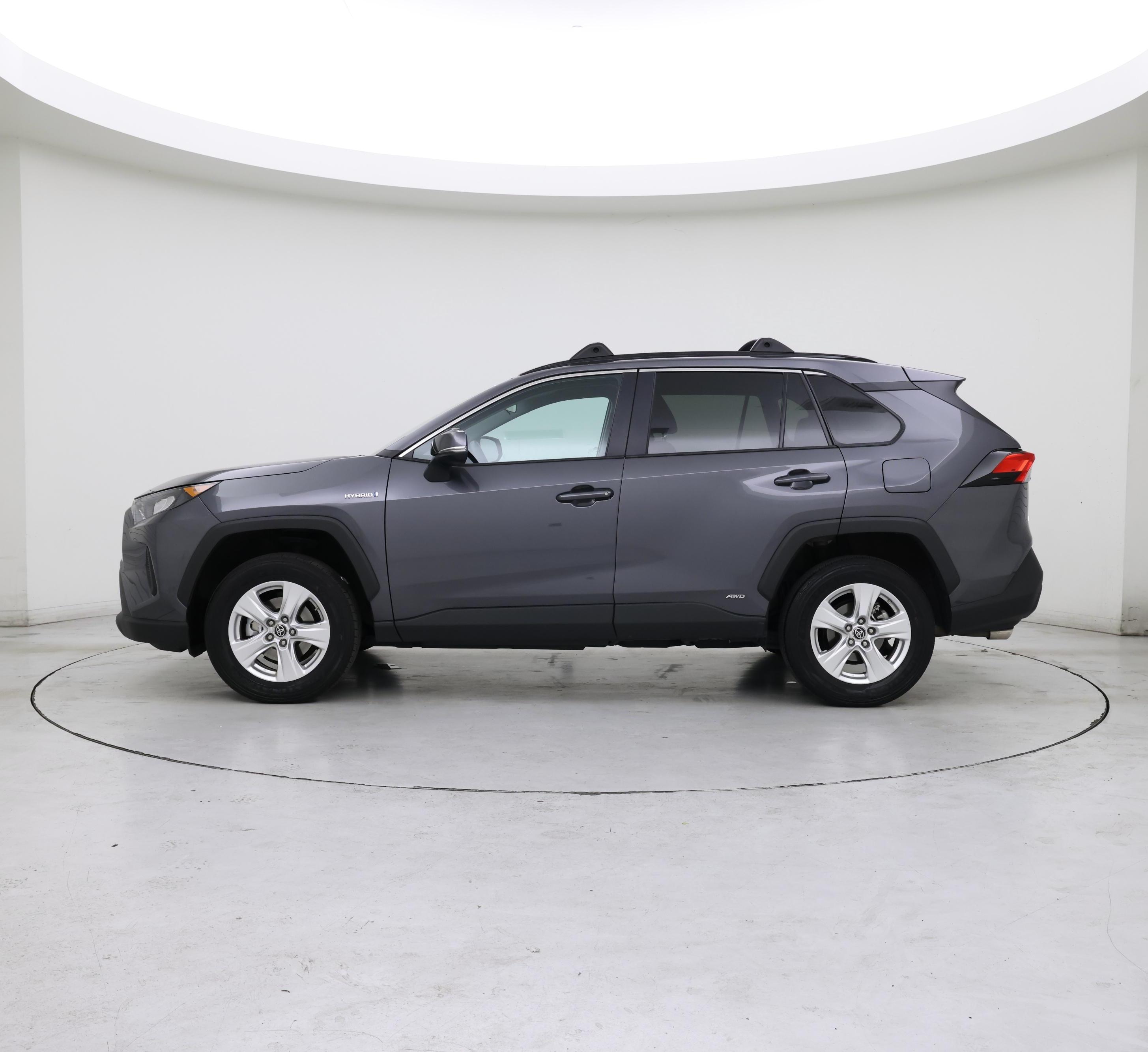 Thumbnail: 2021 Toyota RAV4 - 3
