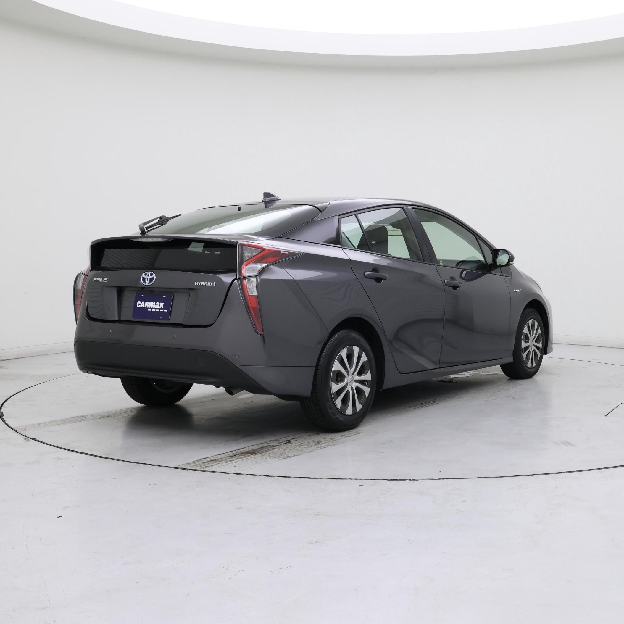 Thumbnail: 2018 Toyota Prius - 8