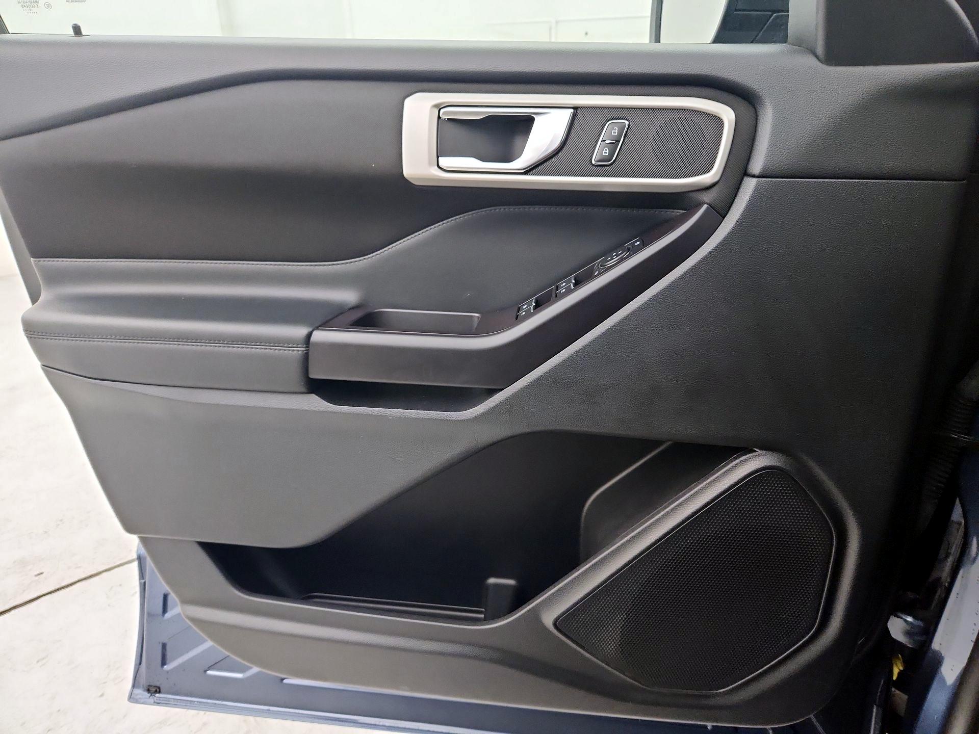 Thumbnail: 2020 Ford Explorer - 12