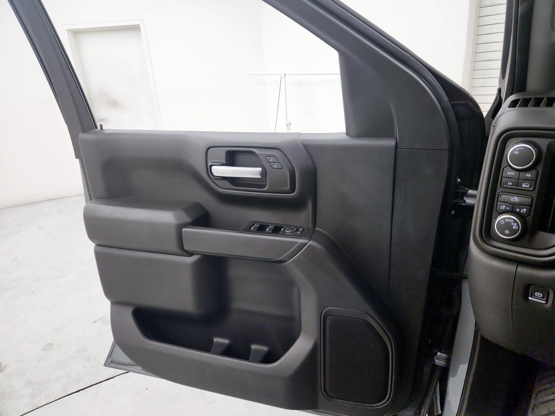 Thumbnail: 2021 Chevrolet Silverado 1500 - 12
