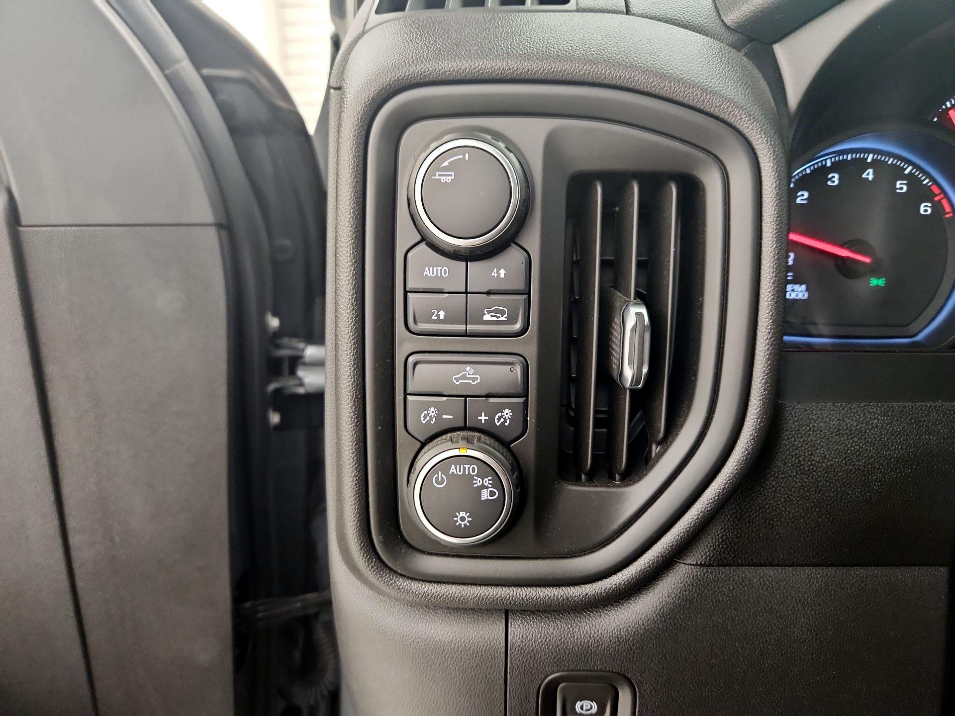 Thumbnail: 2021 Chevrolet Silverado 1500 - 13