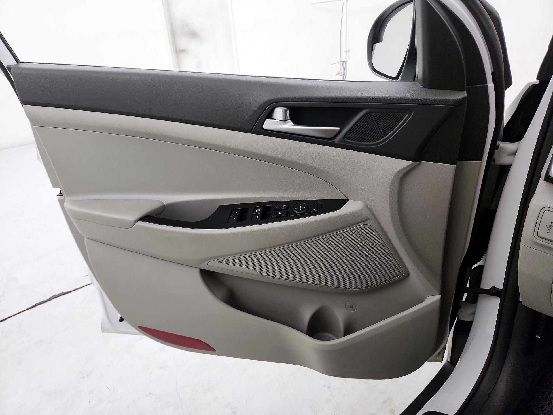 Thumbnail: 2019 Hyundai Tucson - 12
