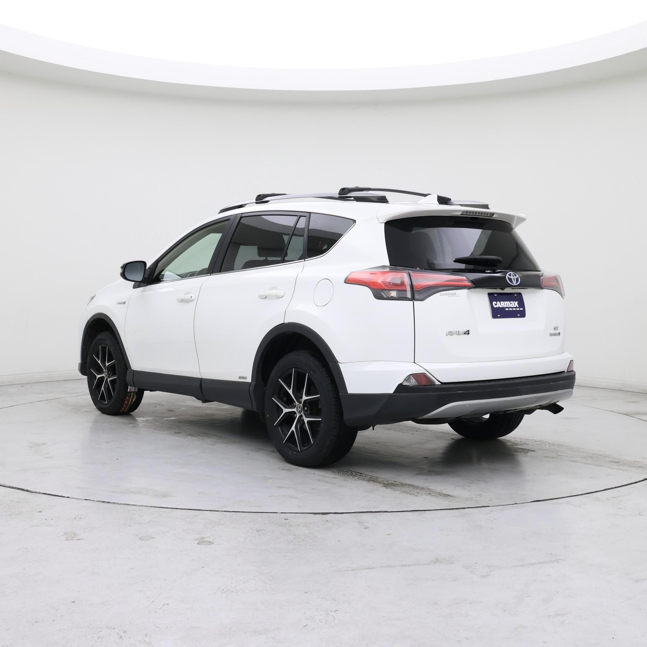Thumbnail: 2018 Toyota RAV4 - 2