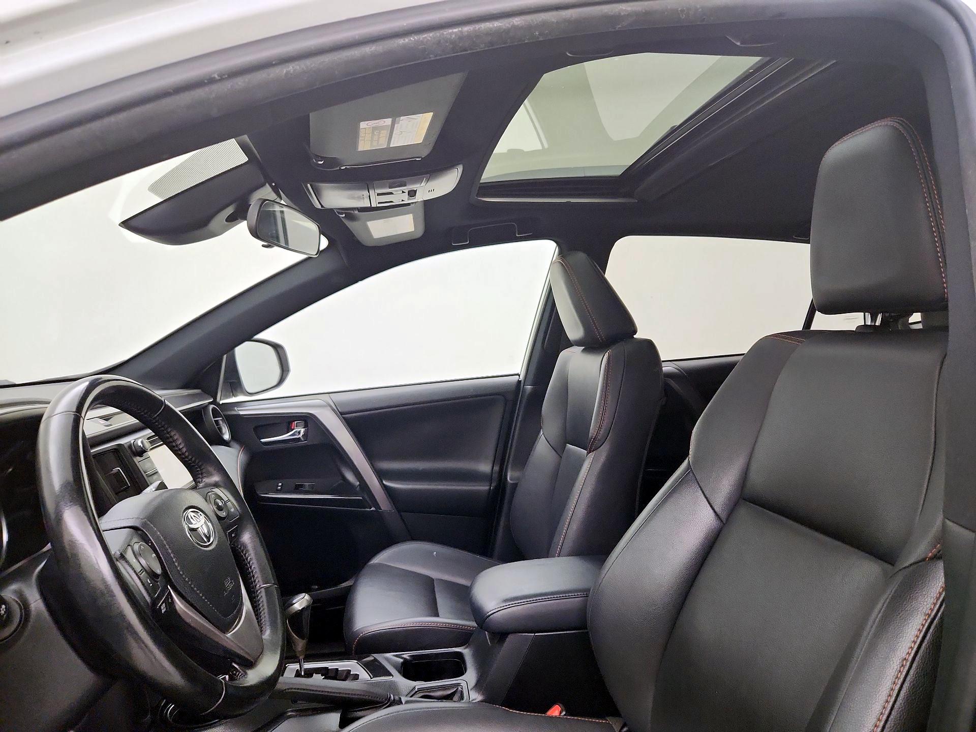 Thumbnail: 2018 Toyota RAV4 - 19
