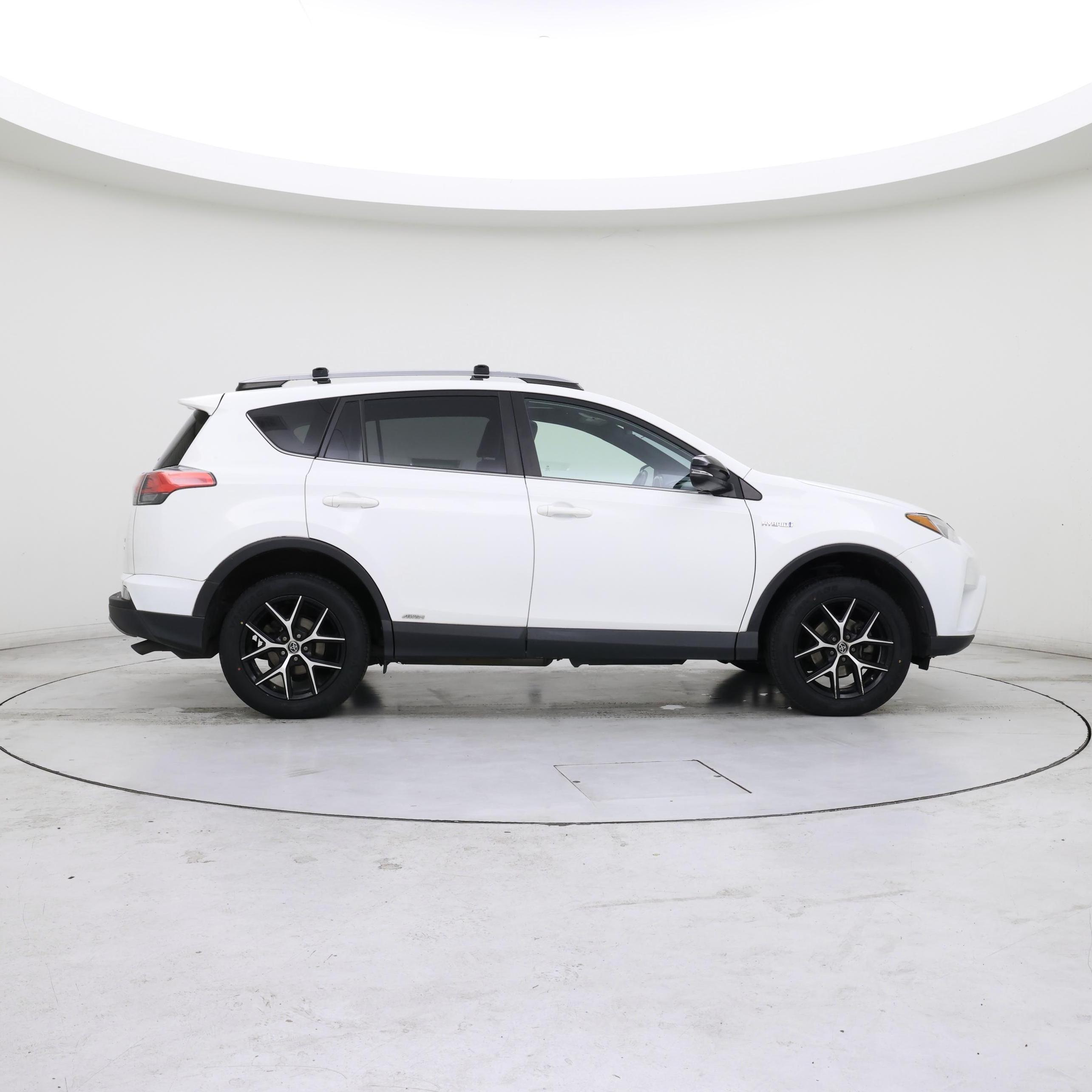 Thumbnail: 2018 Toyota RAV4 - 7