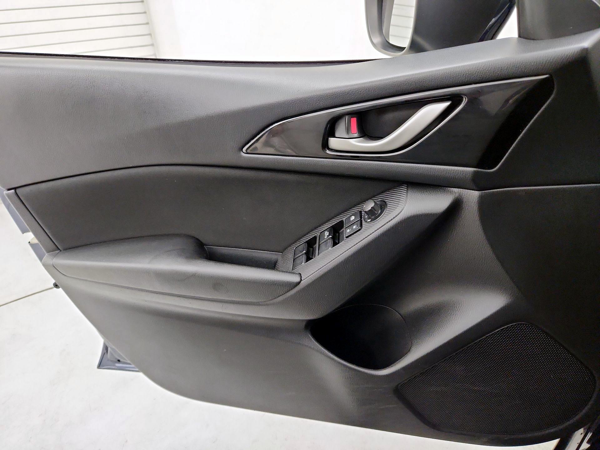 Thumbnail: 2016 Mazda Mazda3 - 12