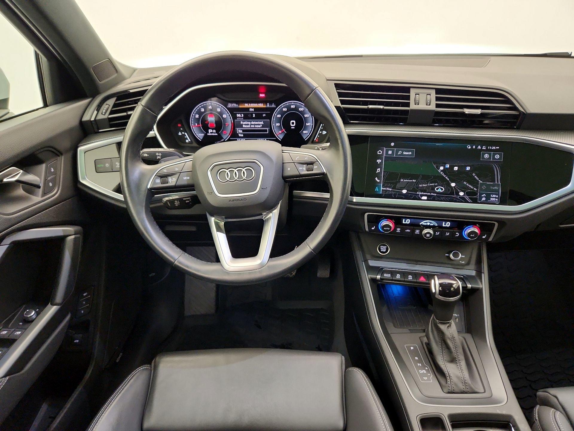 Thumbnail: 2023 Audi Q3 - 10