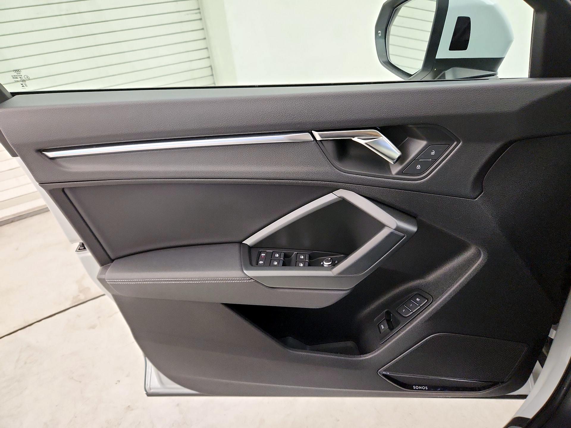 Thumbnail: 2023 Audi Q3 - 12