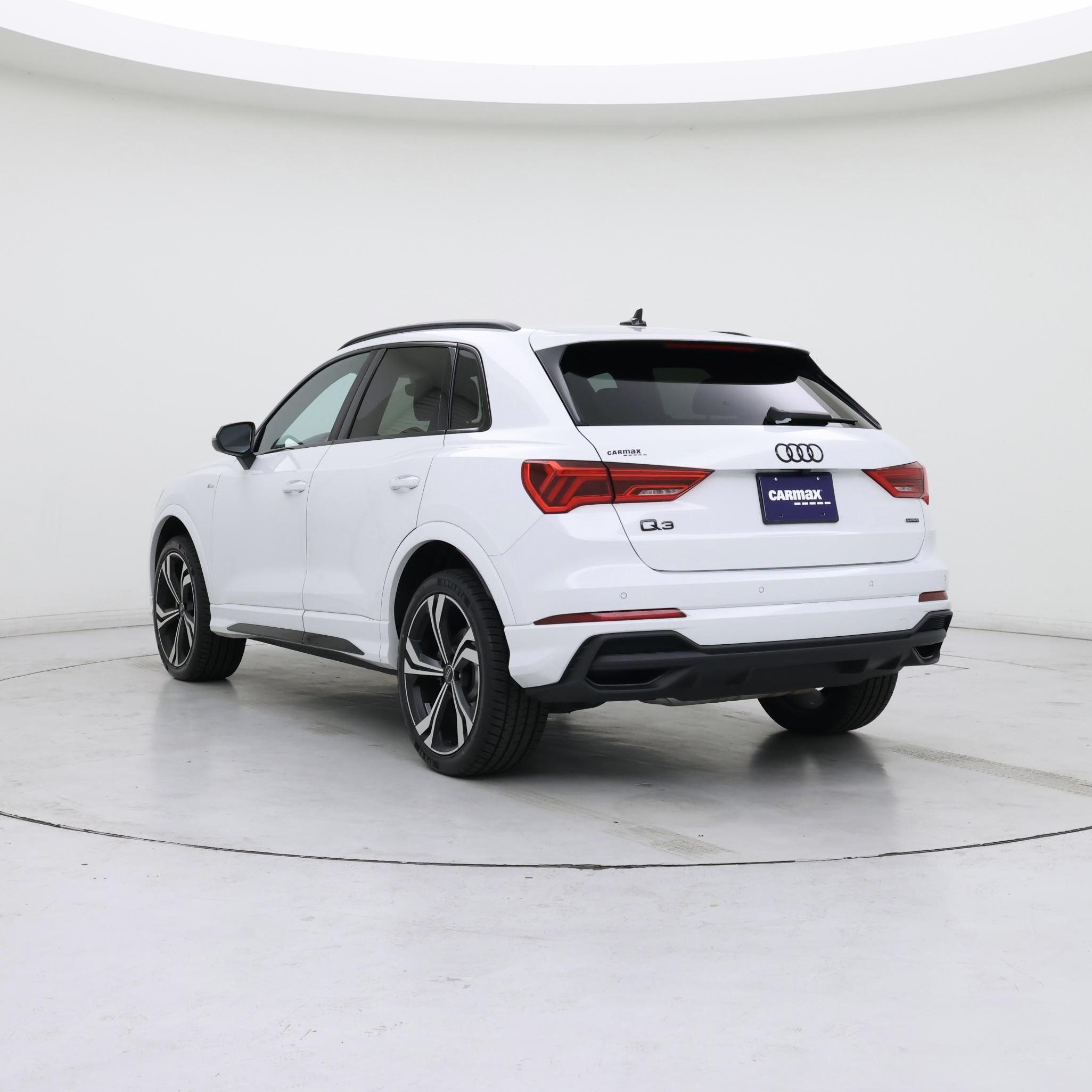 Thumbnail: 2023 Audi Q3 - 2