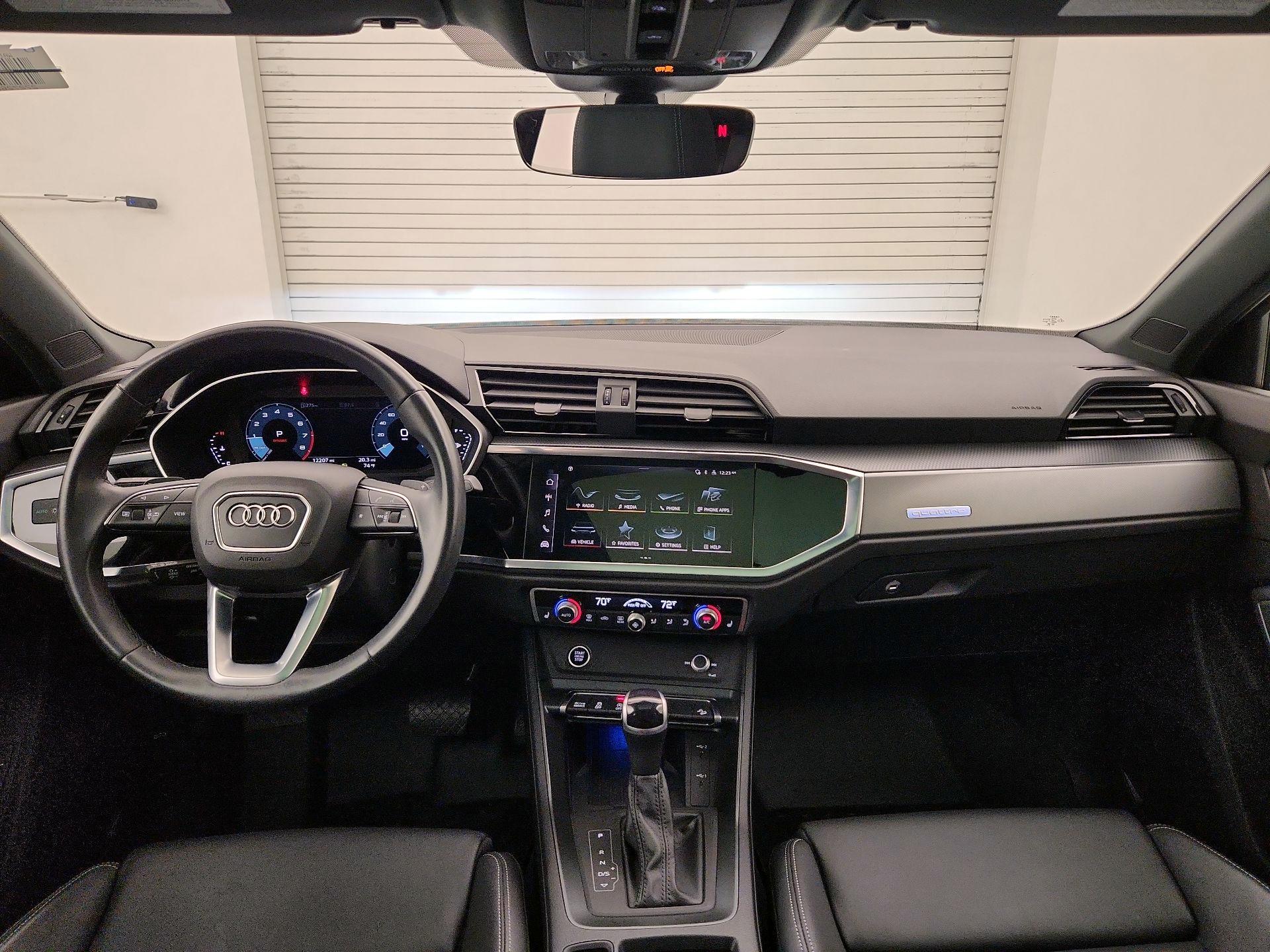 Thumbnail: 2023 Audi Q3 - 9