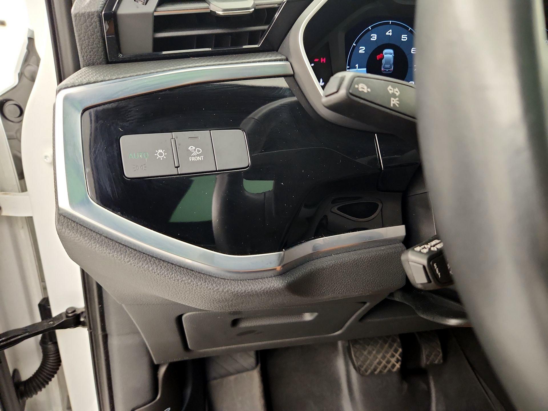 Thumbnail: 2023 Audi Q3 - 13