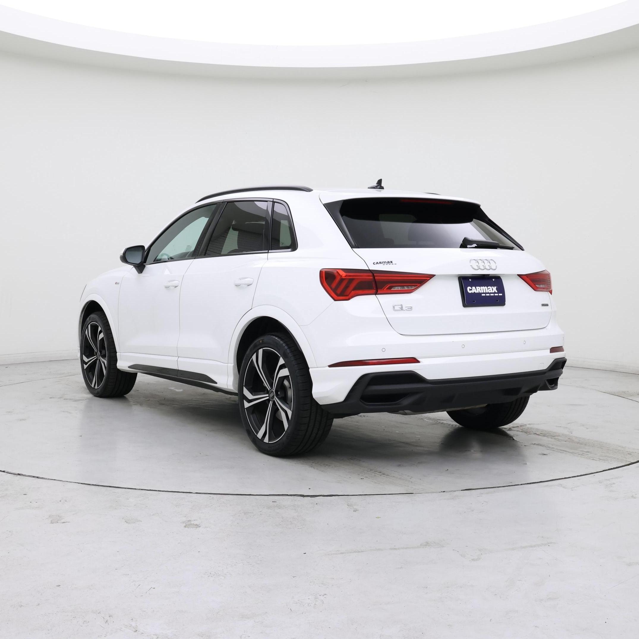 Thumbnail: 2023 Audi Q3 - 2