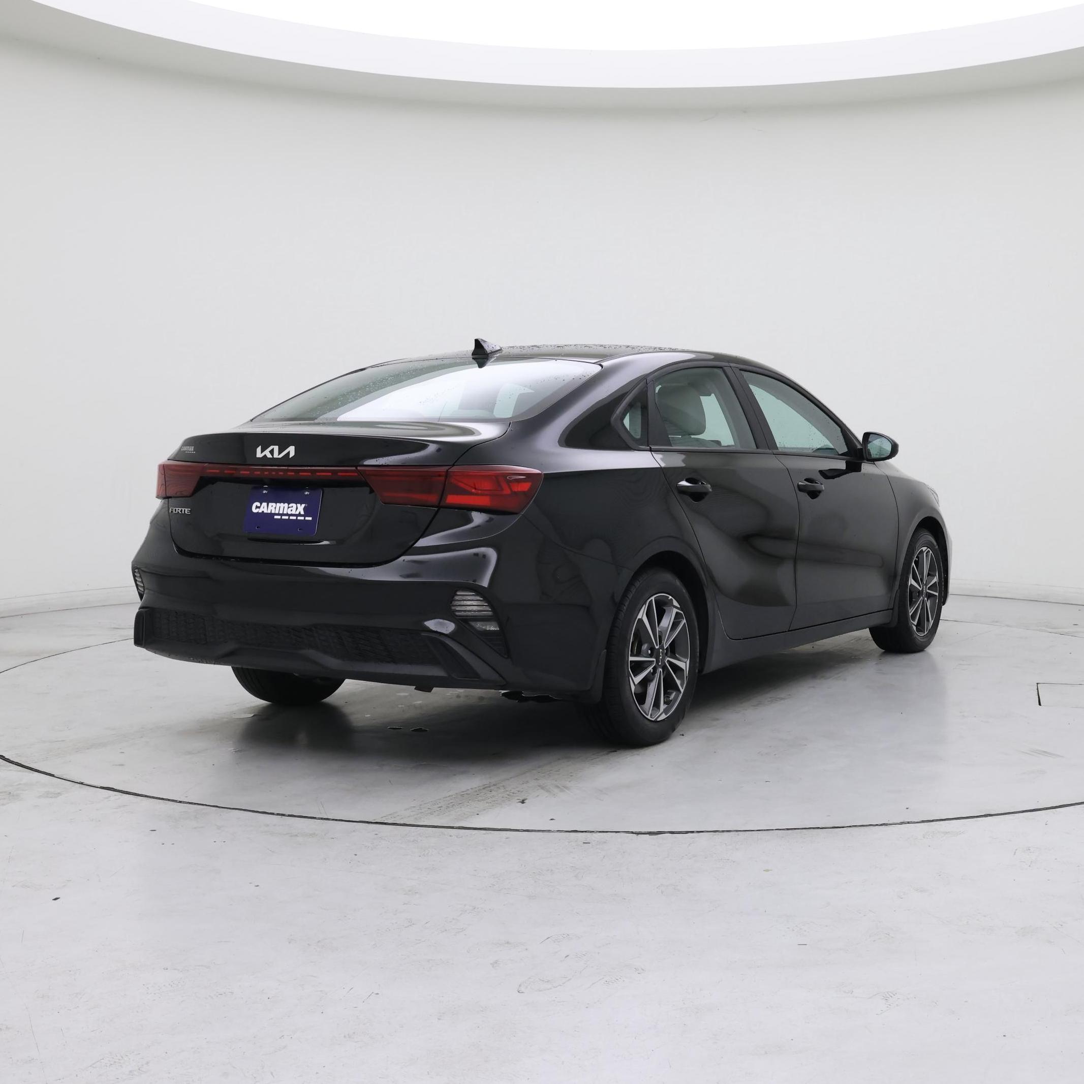 Thumbnail: 2023 Kia Forte - 8