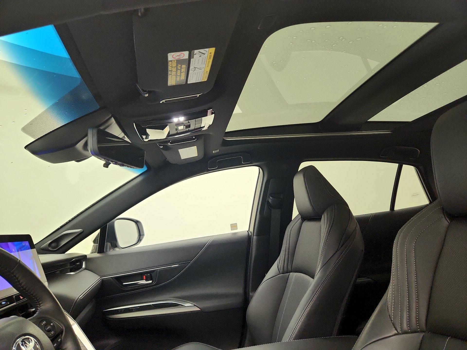 Thumbnail: 2023 Toyota Venza - 19
