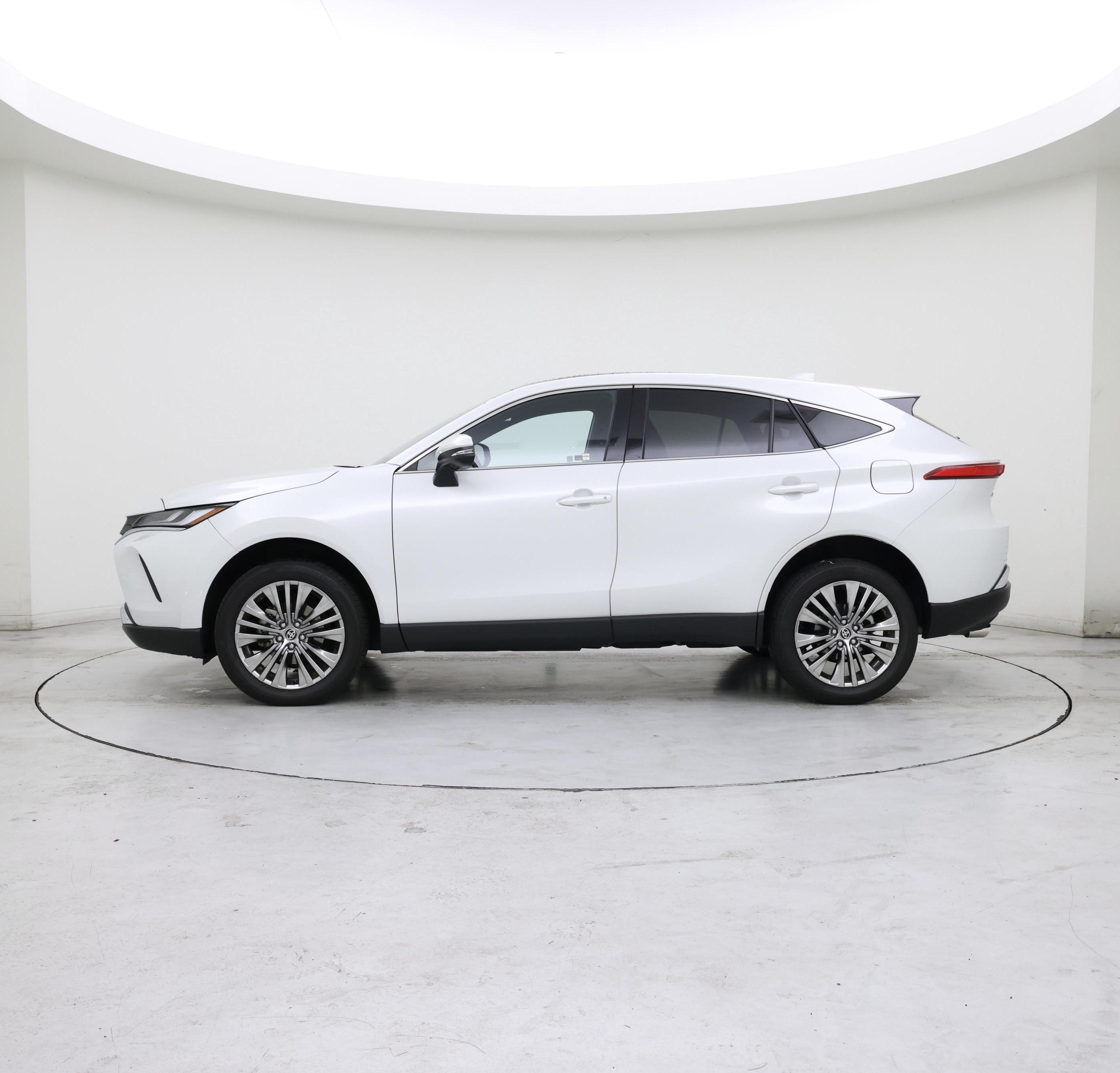 Thumbnail: 2023 Toyota Venza - 3