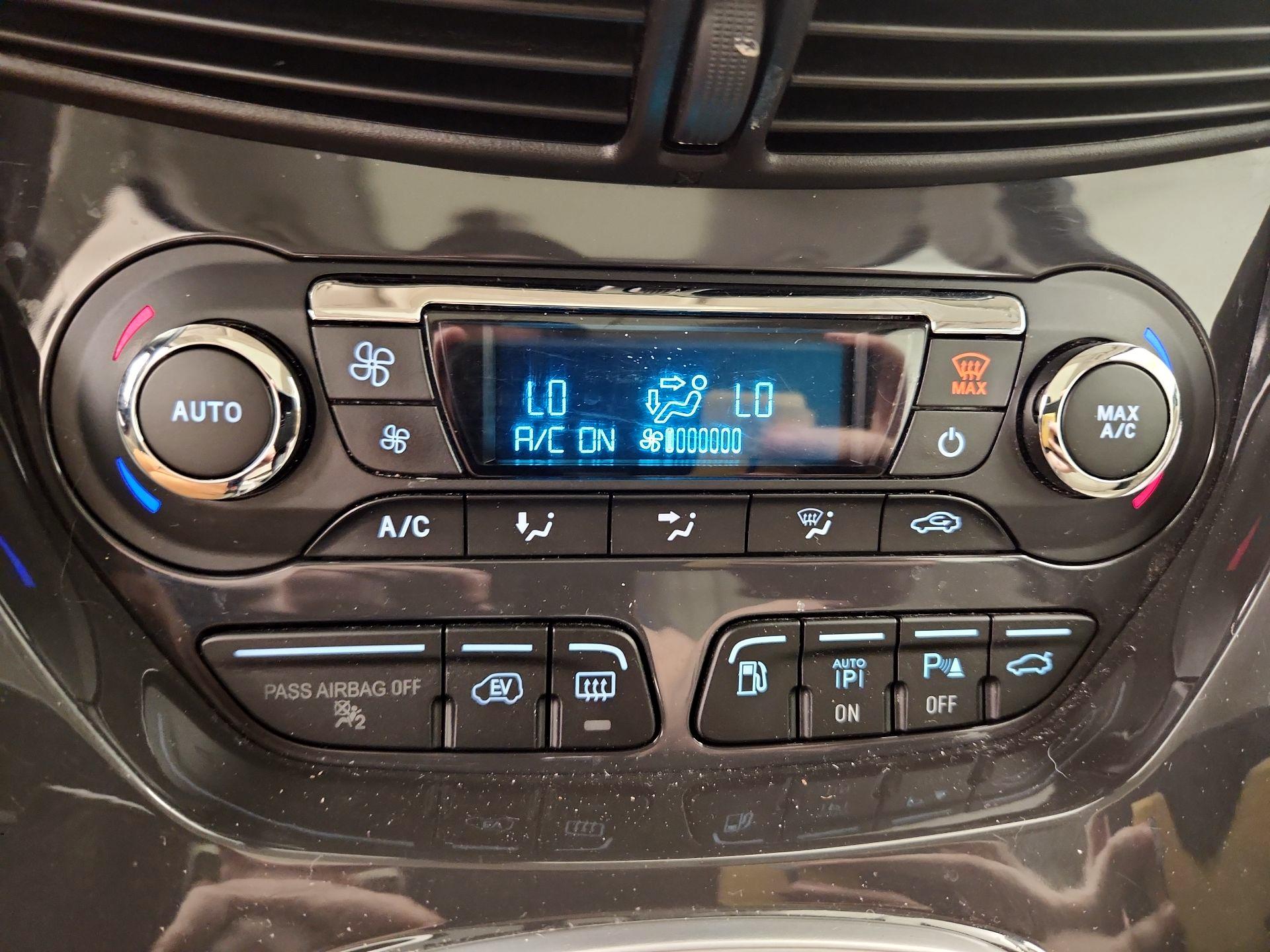 Thumbnail: 2015 Ford C-Max - 17