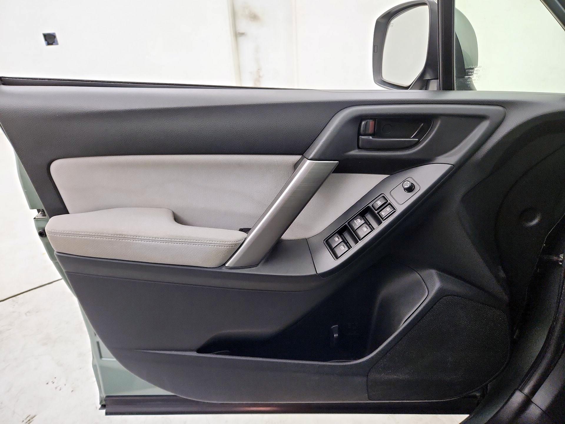 Thumbnail: 2015 Subaru Forester - 12