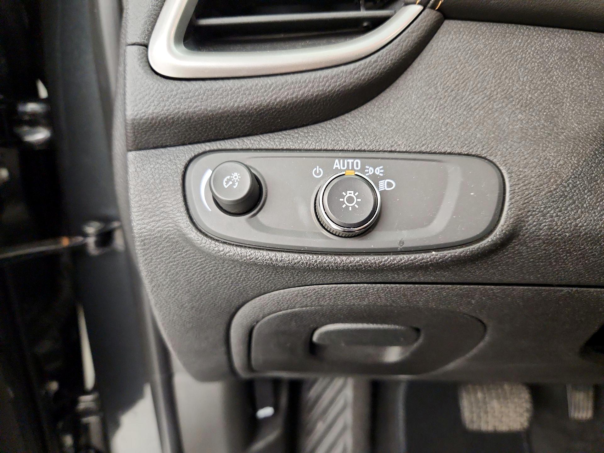 Thumbnail: 2019 Chevrolet Trax - 13