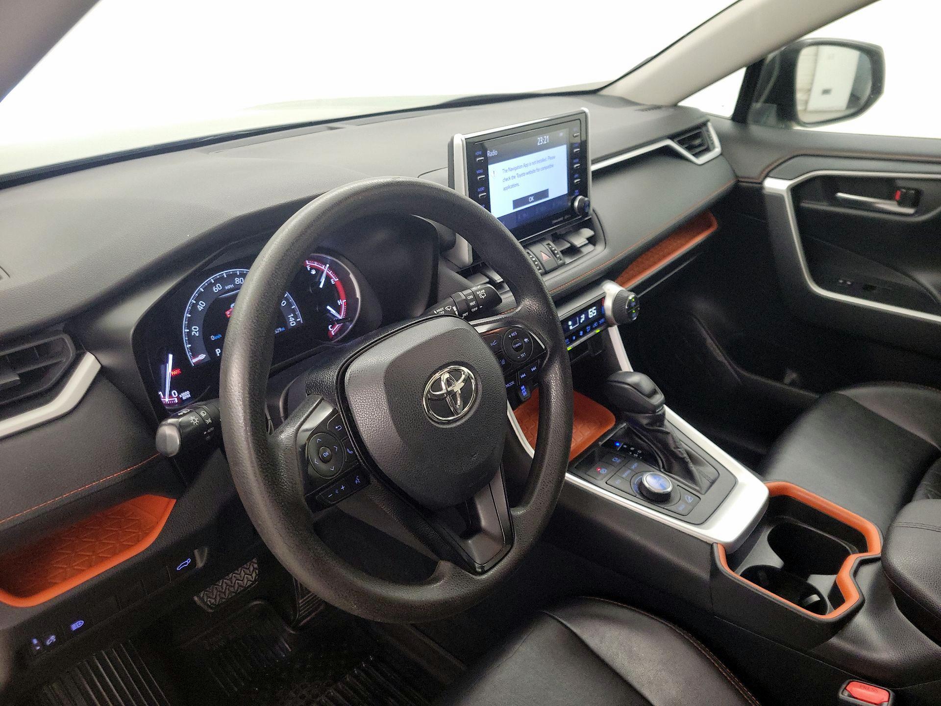 Thumbnail: 2019 Toyota RAV4 - 9