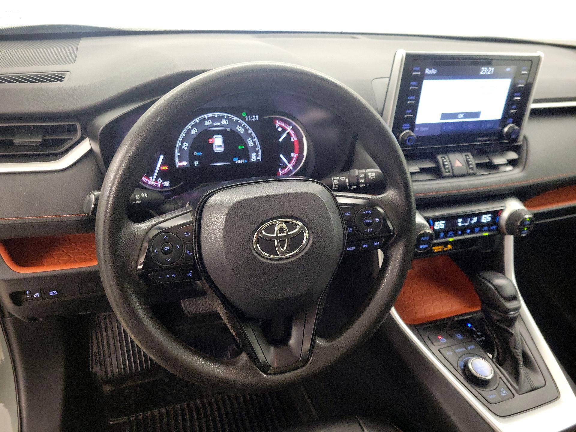 Thumbnail: 2019 Toyota RAV4 - 10
