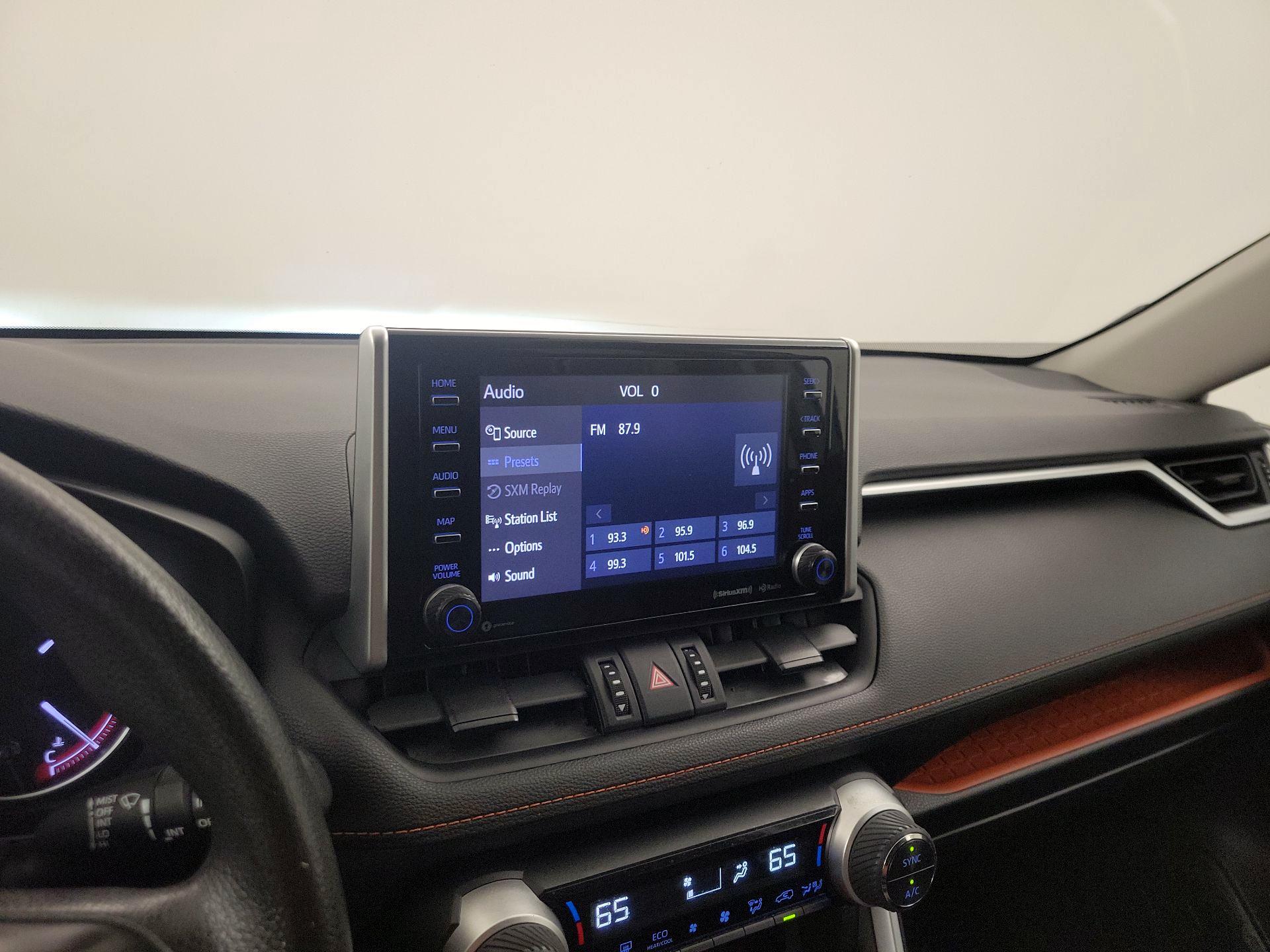 Thumbnail: 2019 Toyota RAV4 - 15