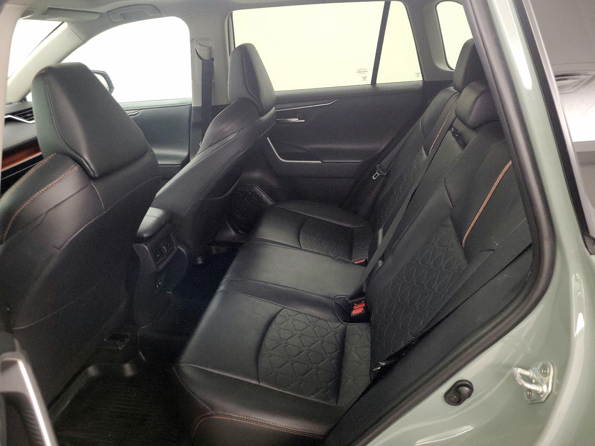Thumbnail: 2019 Toyota RAV4 - 20