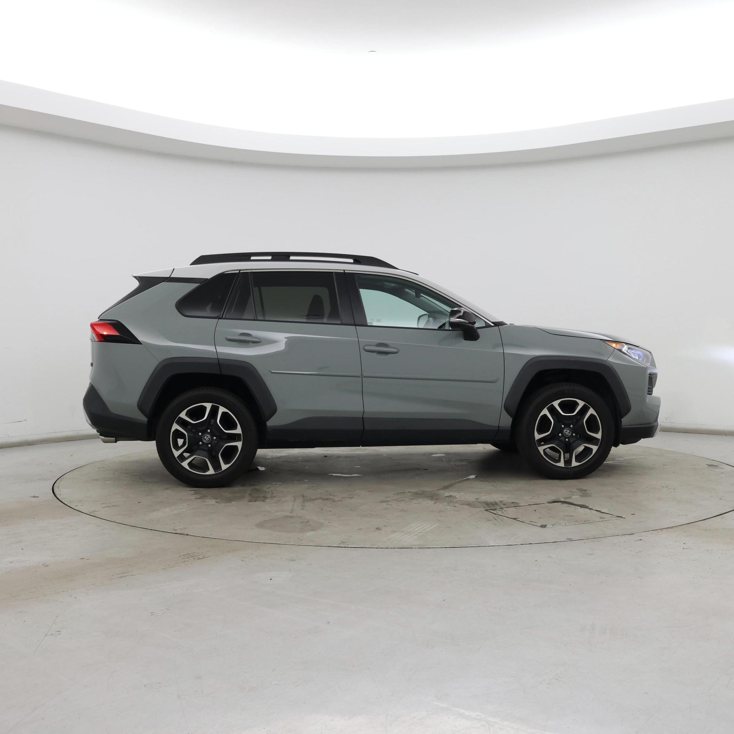 Thumbnail: 2019 Toyota RAV4 - 7
