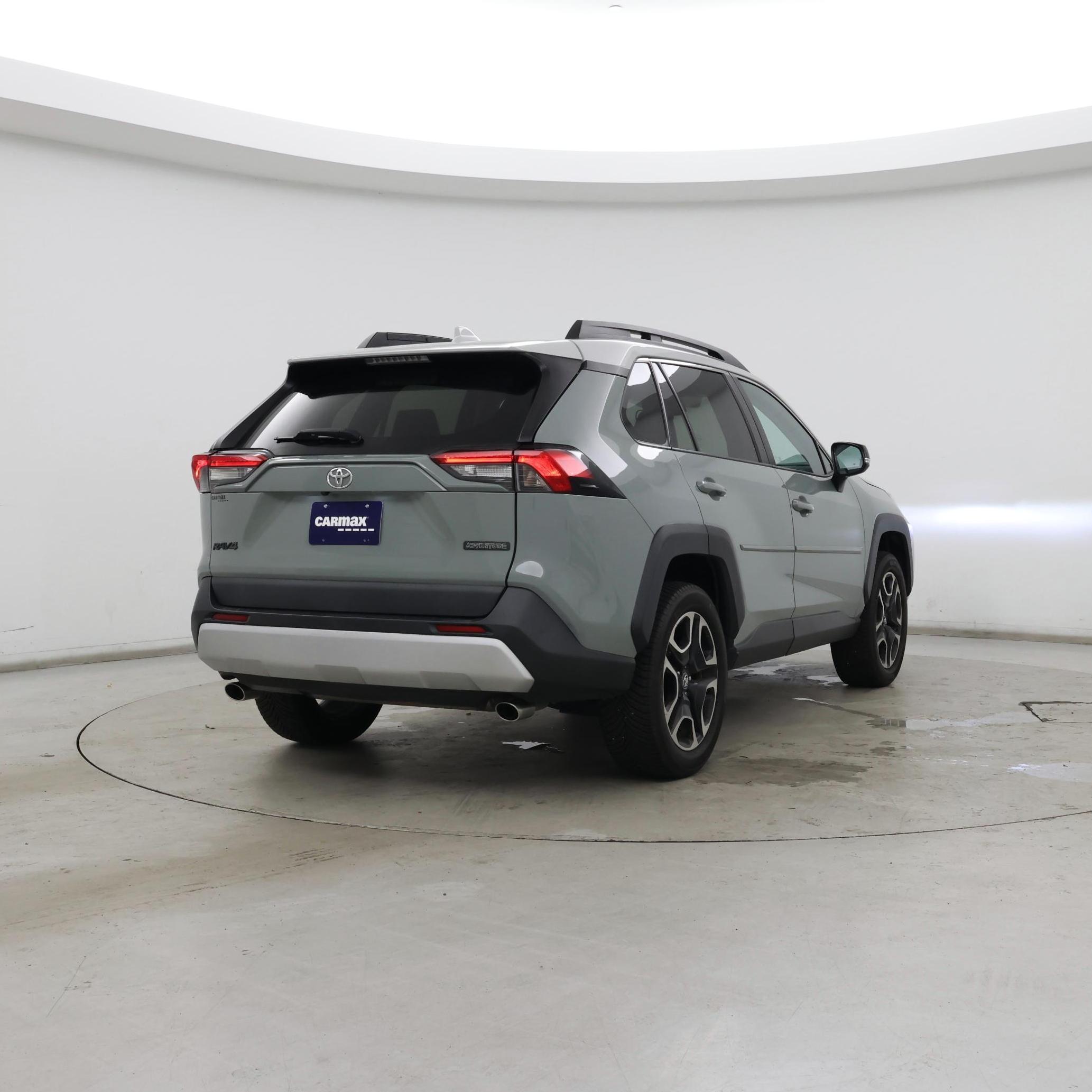 Thumbnail: 2019 Toyota RAV4 - 8