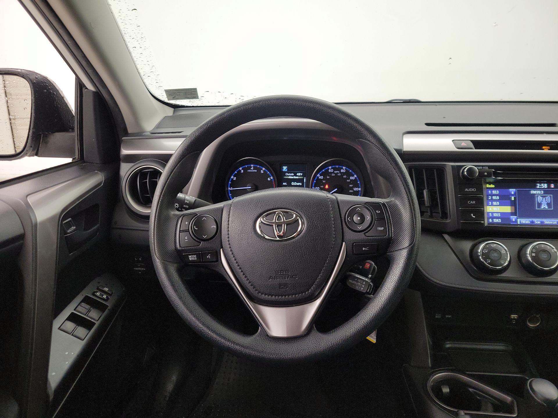 Thumbnail: 2017 Toyota RAV4 - 10