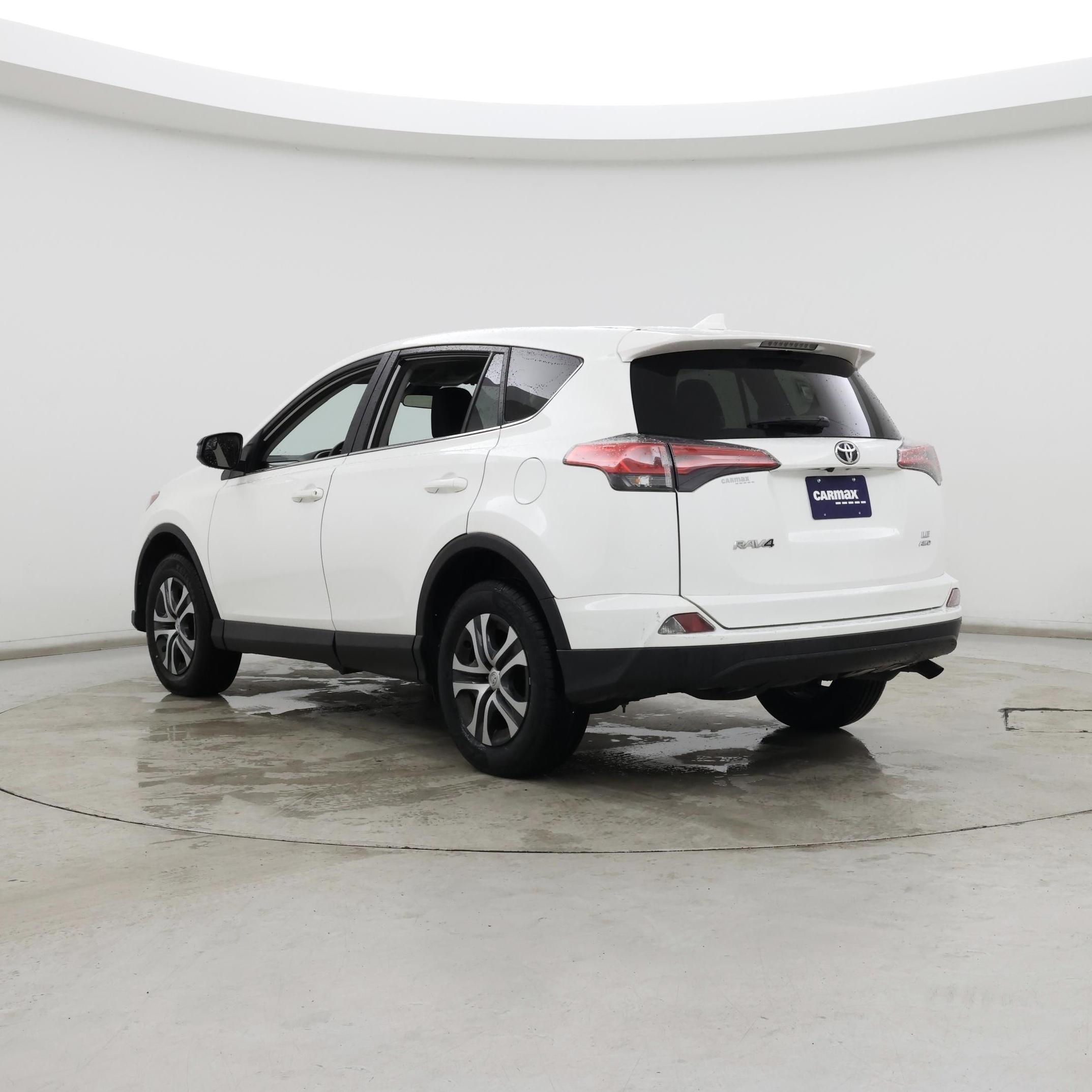 Thumbnail: 2017 Toyota RAV4 - 2